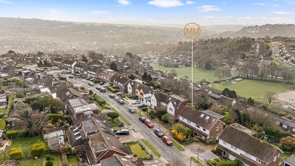 Property photo 2 of 23