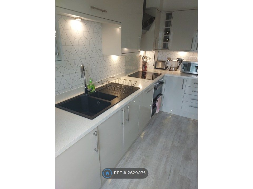Property photo 2 of 15 Kitchen