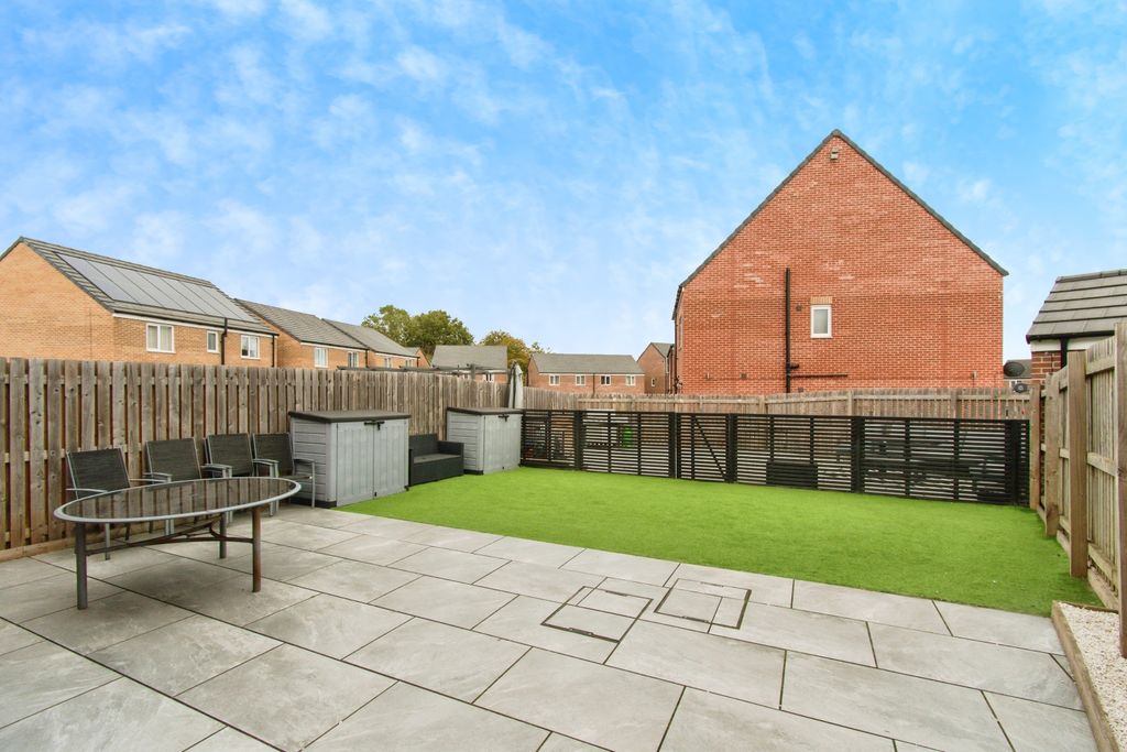 Property photo 2 of 17