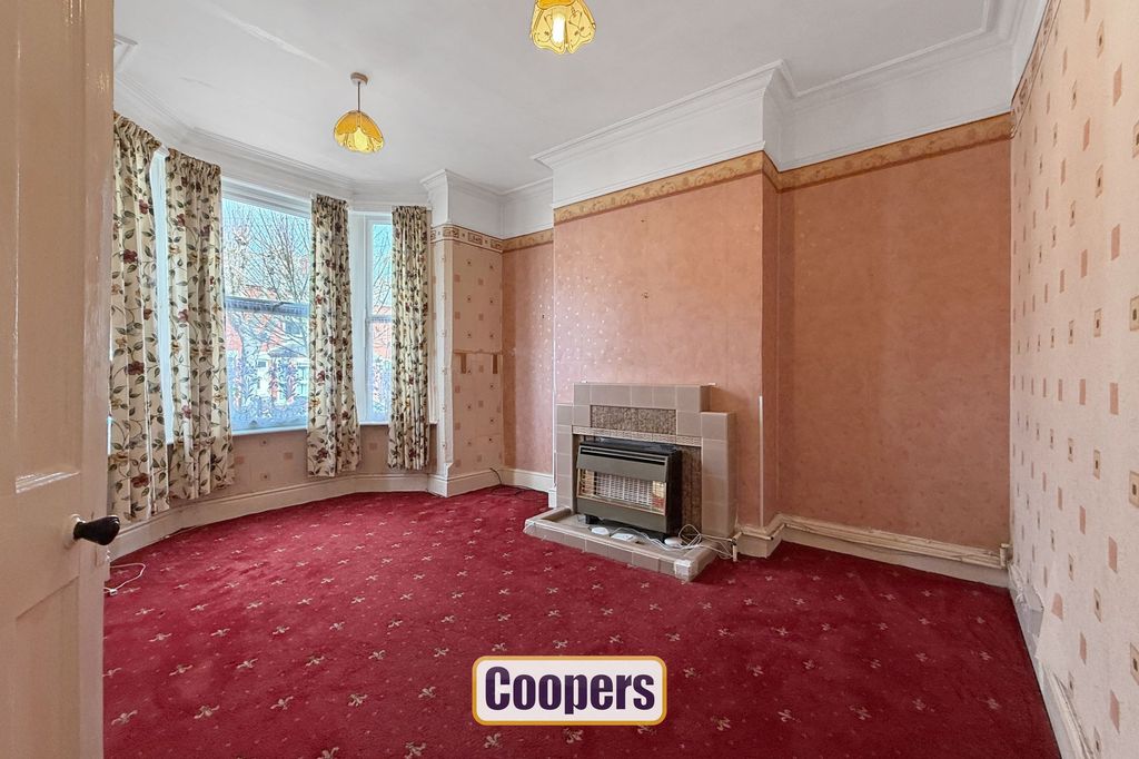 Property photo 2 of 11 Living Room