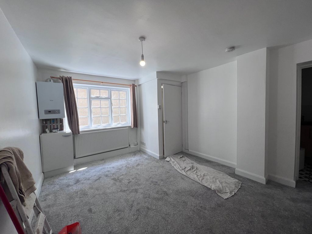 Property photo 2 of 6 Living Room