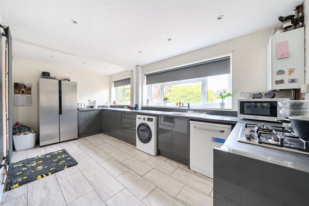 Property photo 2 of 11 Picture No. 29