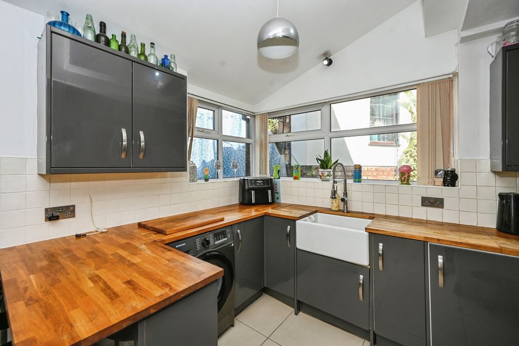 Property photo 2 of 29 Pbox-Img.Jpg
