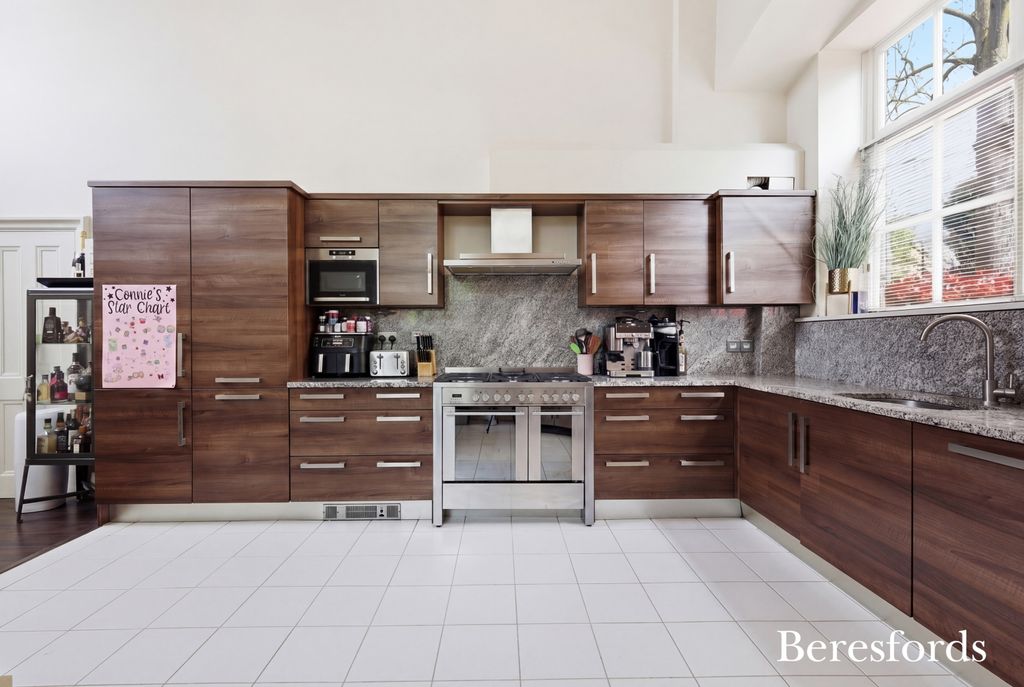 Property photo 3 of 28 Picture No. 17