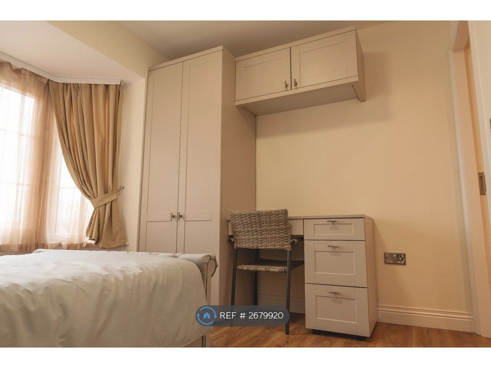 Property photo 2 of 30