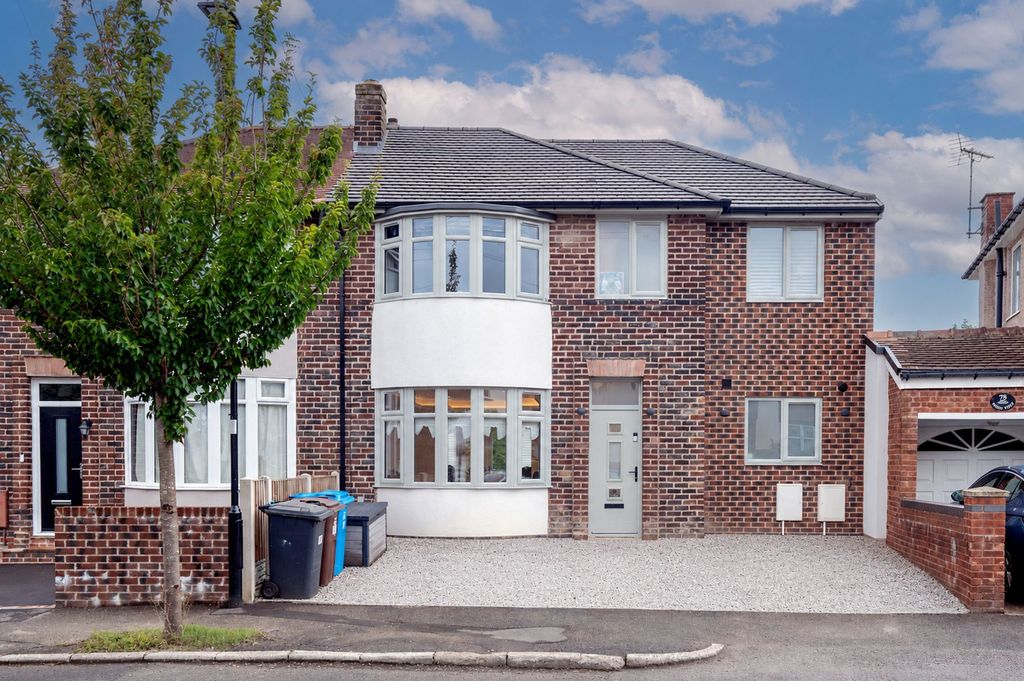Property photo 1 of 31