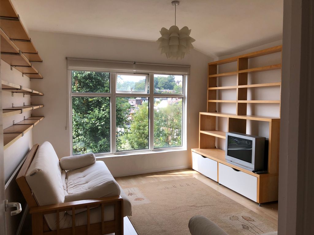 Property photo 1 of 3