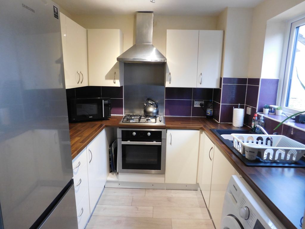 Property photo 2 of 16 Kitchen