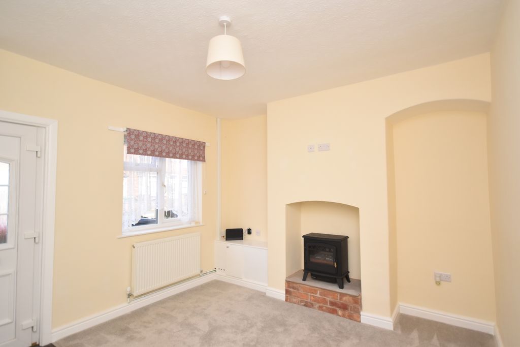 Property photo 2 of 11 Lounge
