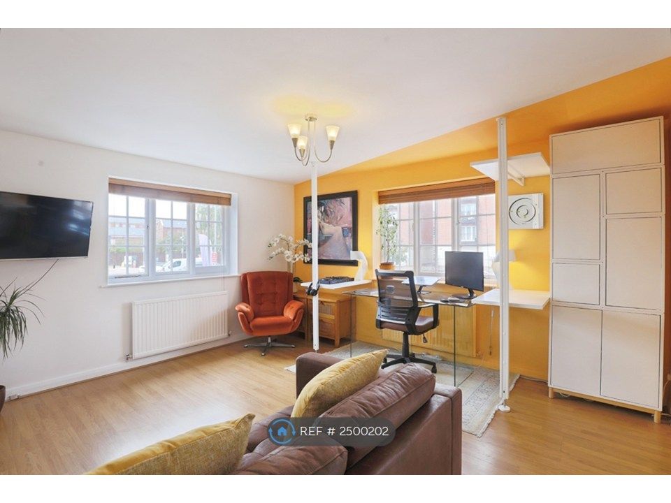 Property photo 1 of 9 Living Room