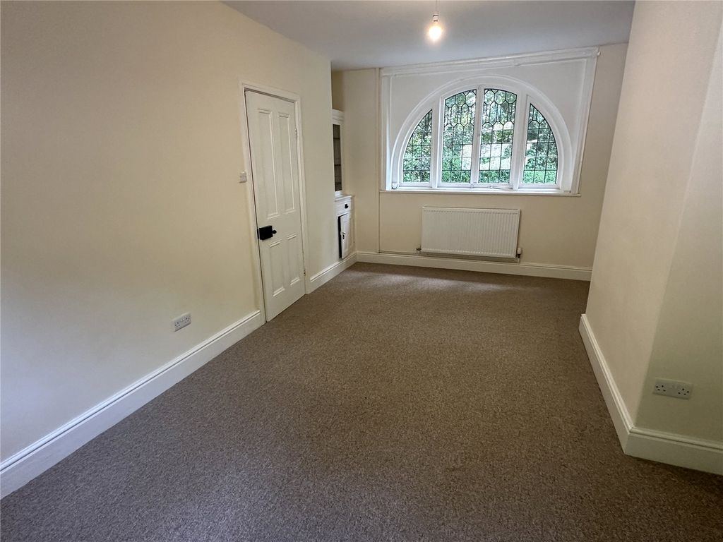Property photo 2 of 11 Picture No. 14