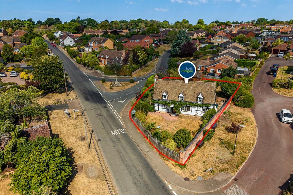 Property photo 2 of 48 The Old Cottage, High Street Twyning, Tewkesbury,