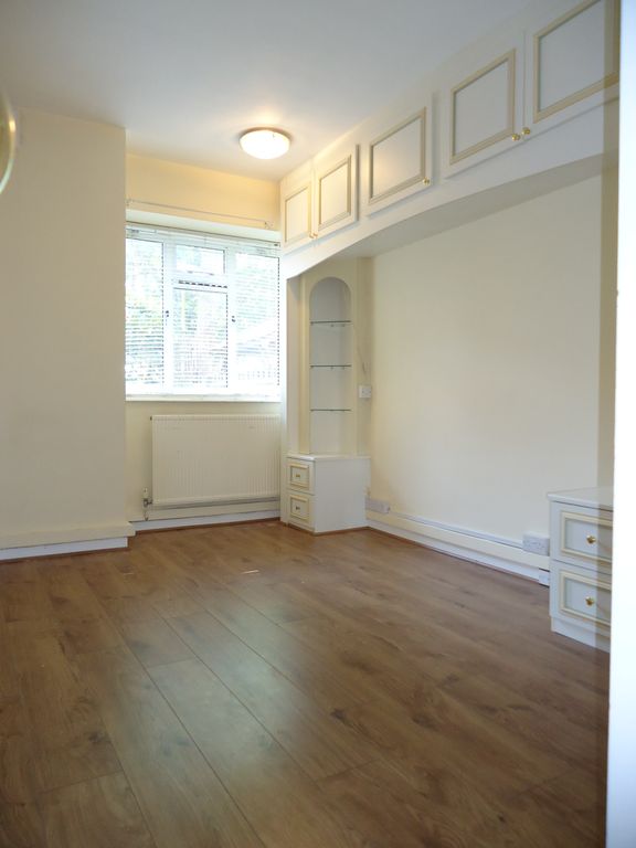 Property photo 3 of 8 Bedroom