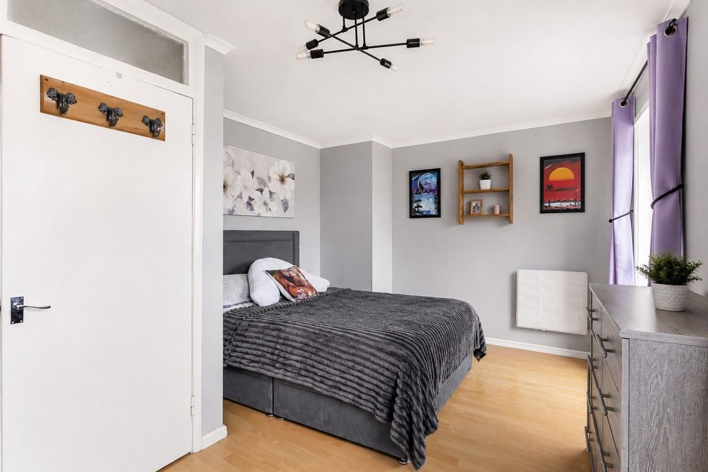 Property photo 3 of 10 4.Jpg