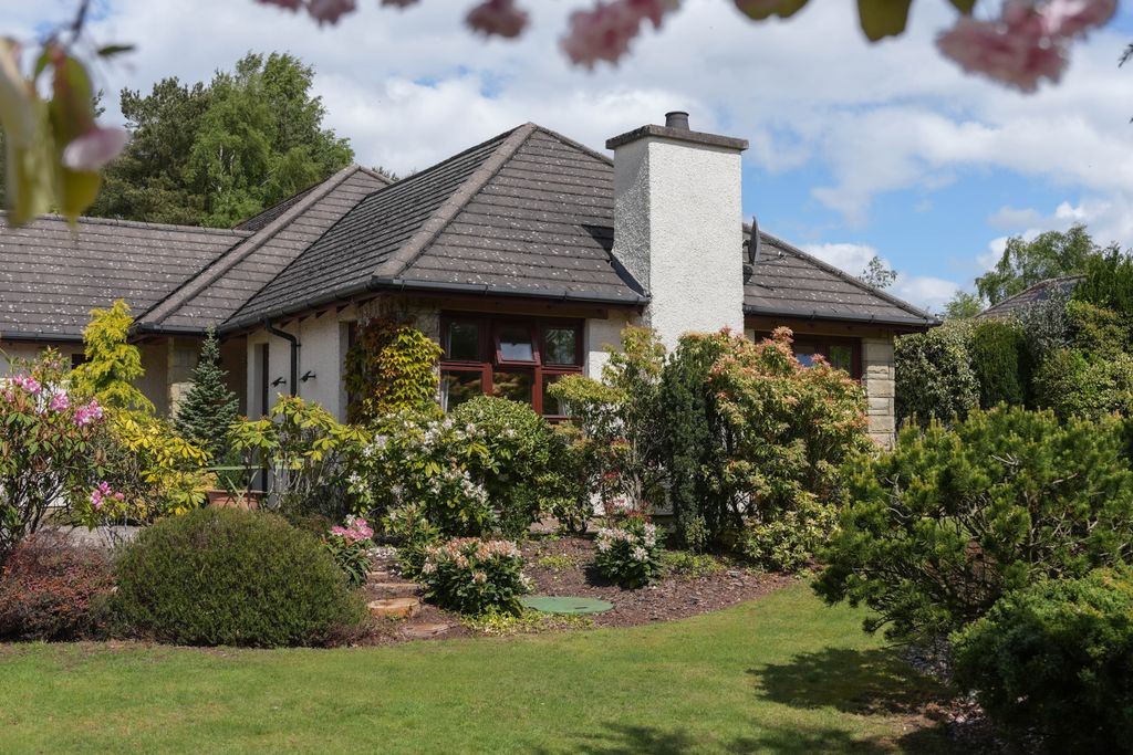 Property photo 1 of 35