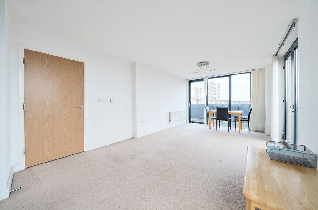 Property photo 3 of 15 Picture No. 04