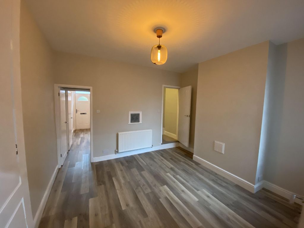 Property photo 1 of 18 Main (Main)