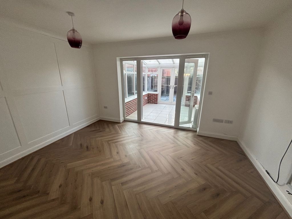 Property photo 2 of 11 Image