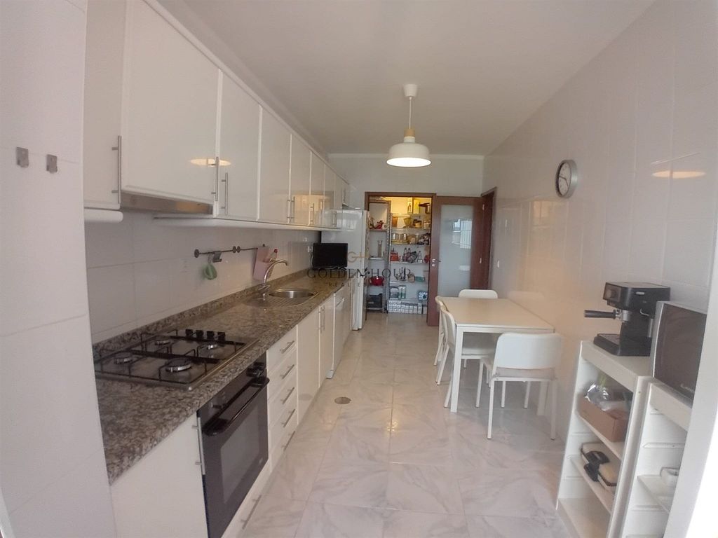 Property photo 3 of 38