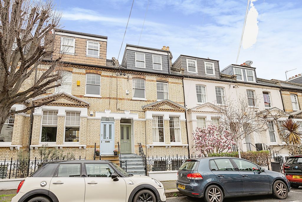 Property photo 1 of 11 External