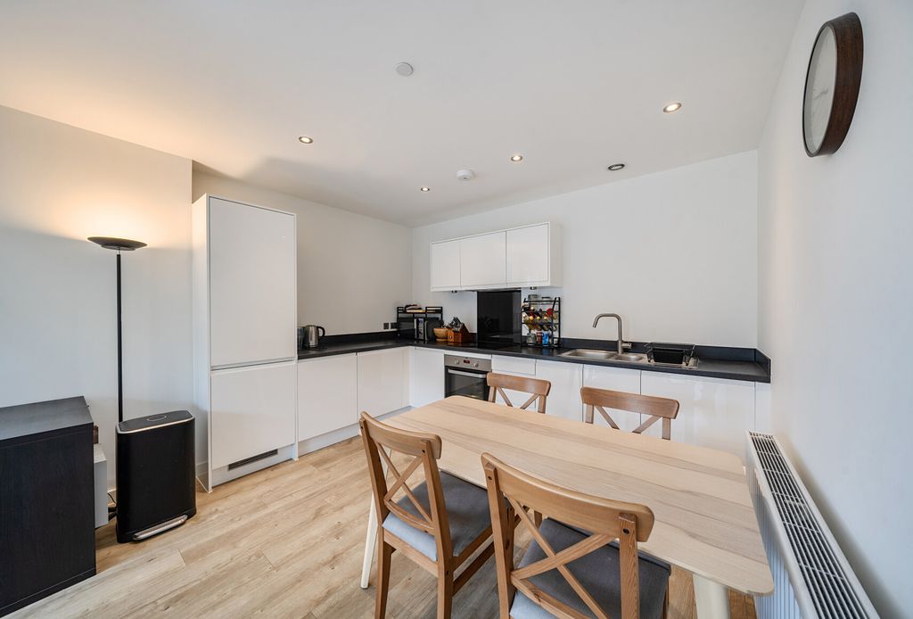 Property photo 2 of 11 1441659-12-69E1Fd...