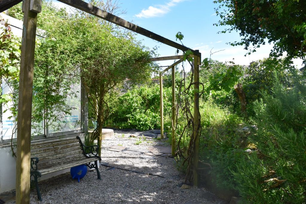 Property photo 3 of 31