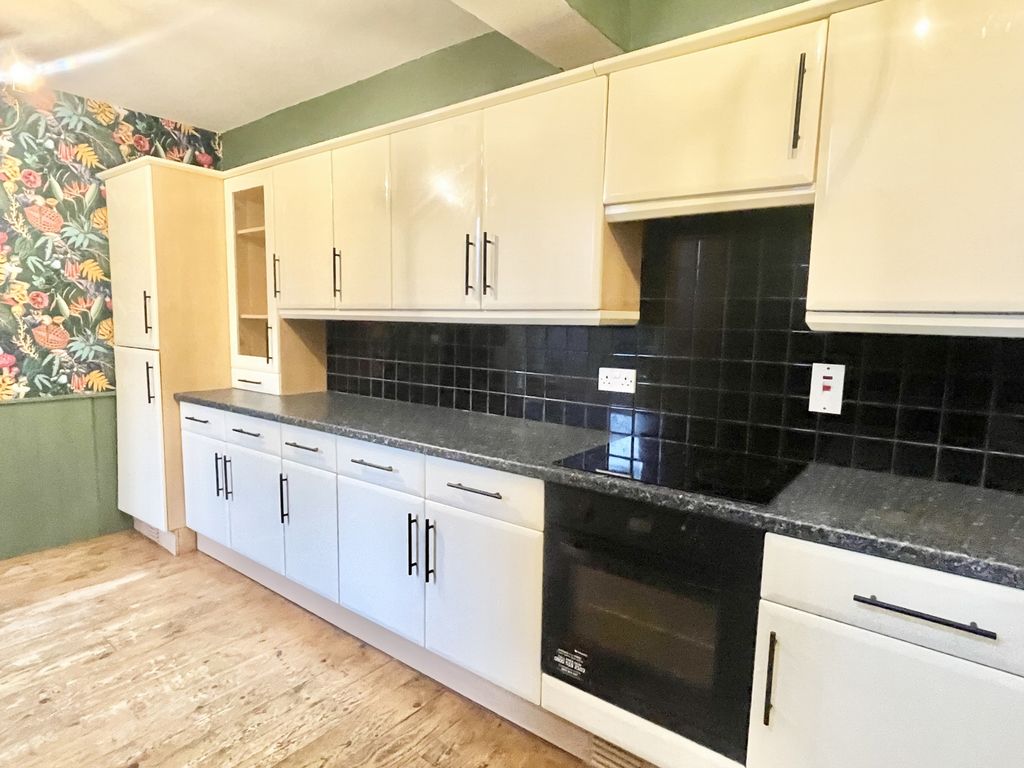 Property photo 2 of 14 Photo 7