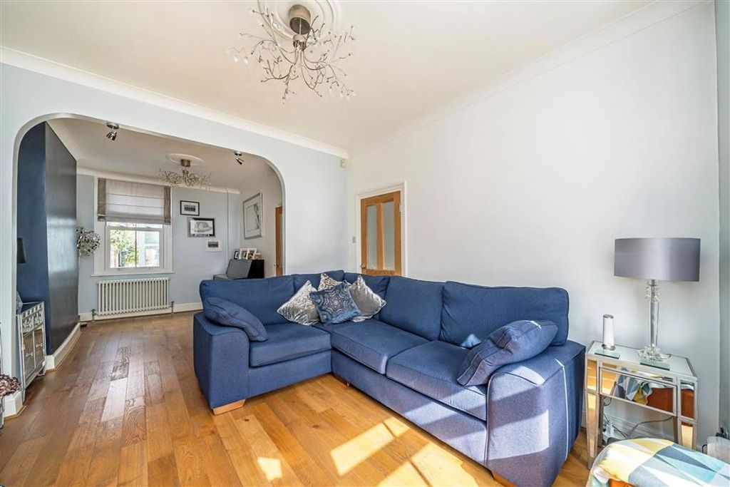 Property photo 3 of 12