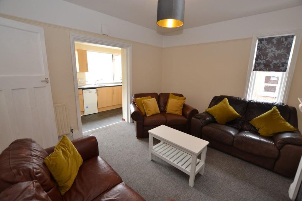 Property photo 3 of 24