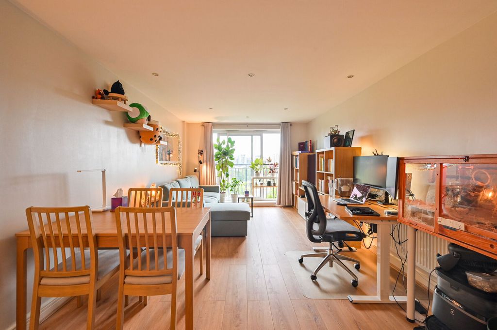 Property photo 3 of 17