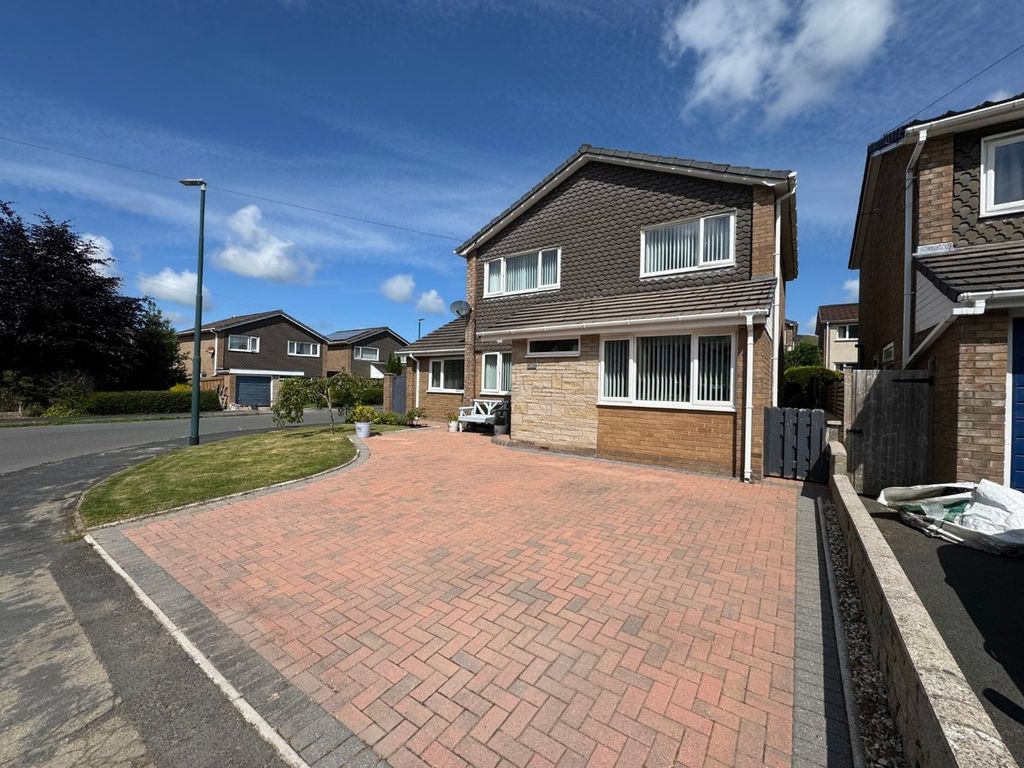 Property photo 1 of 39