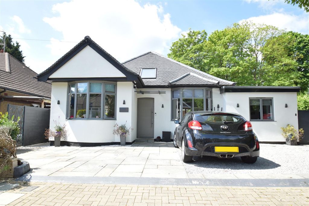 Property photo 1 of 18 External