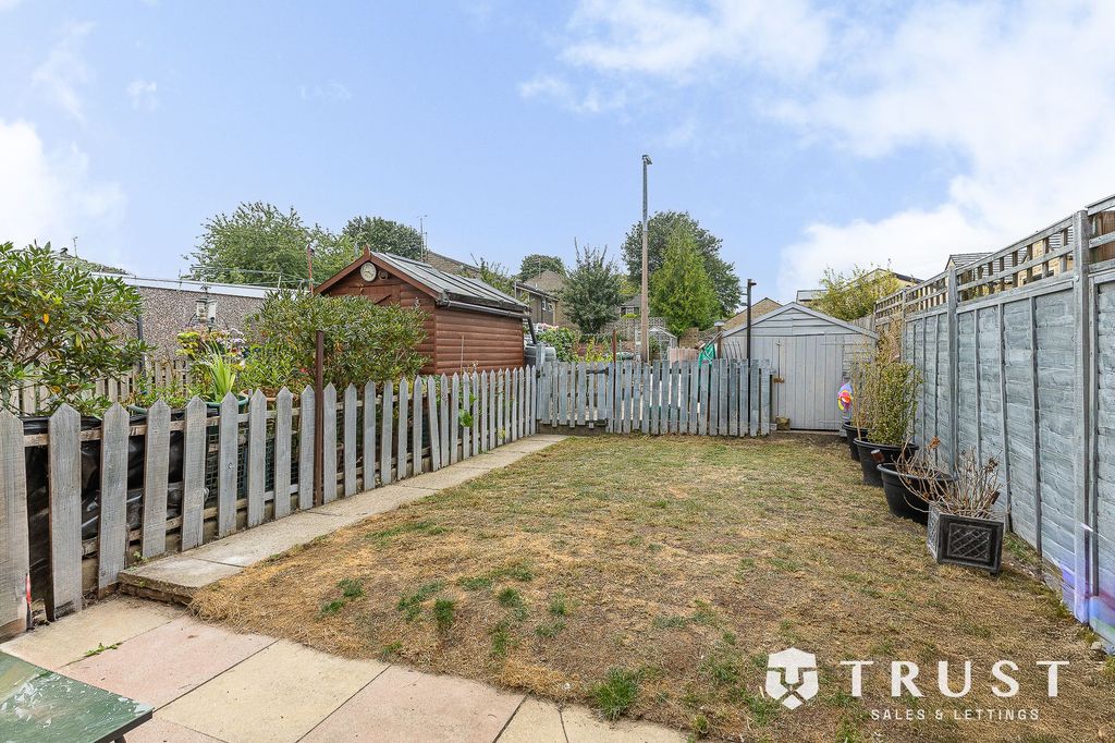 Property photo 3 of 27