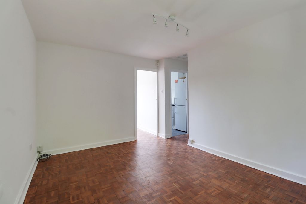 Property photo 3 of 7 Img_5858-Img_5860