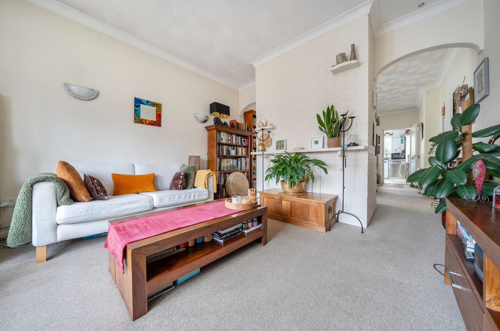 Property photo 3 of 20