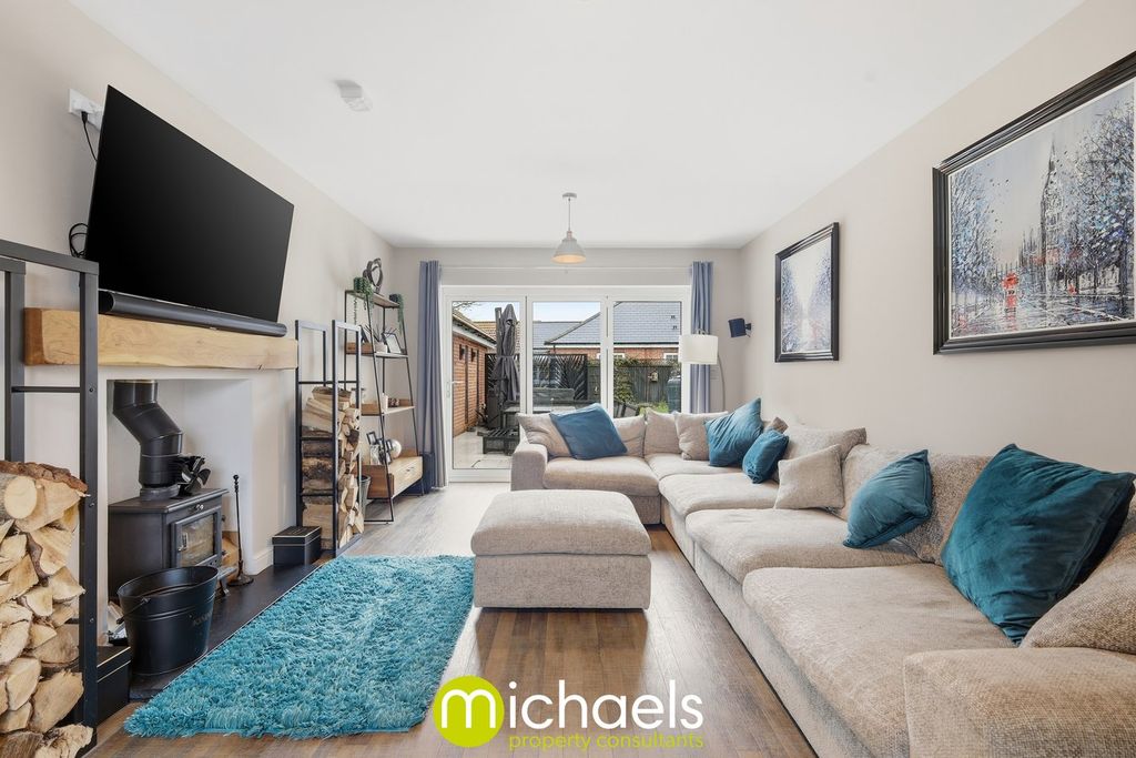 Property photo 2 of 32