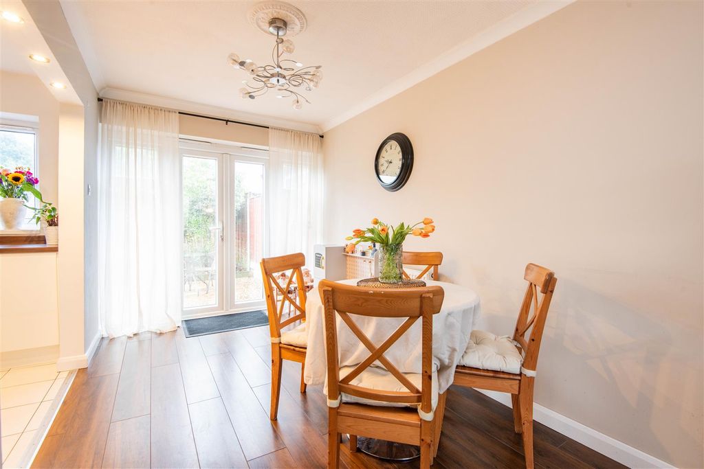 Property photo 3 of 21 Dining Room