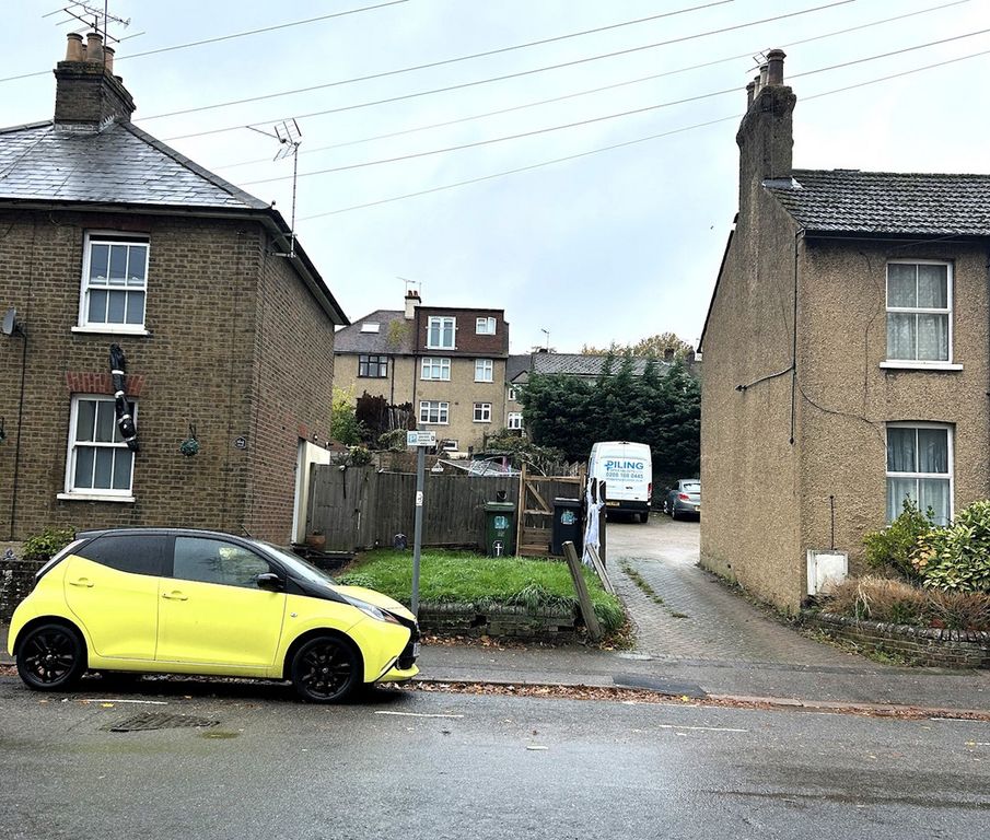 Property photo 2 of 3