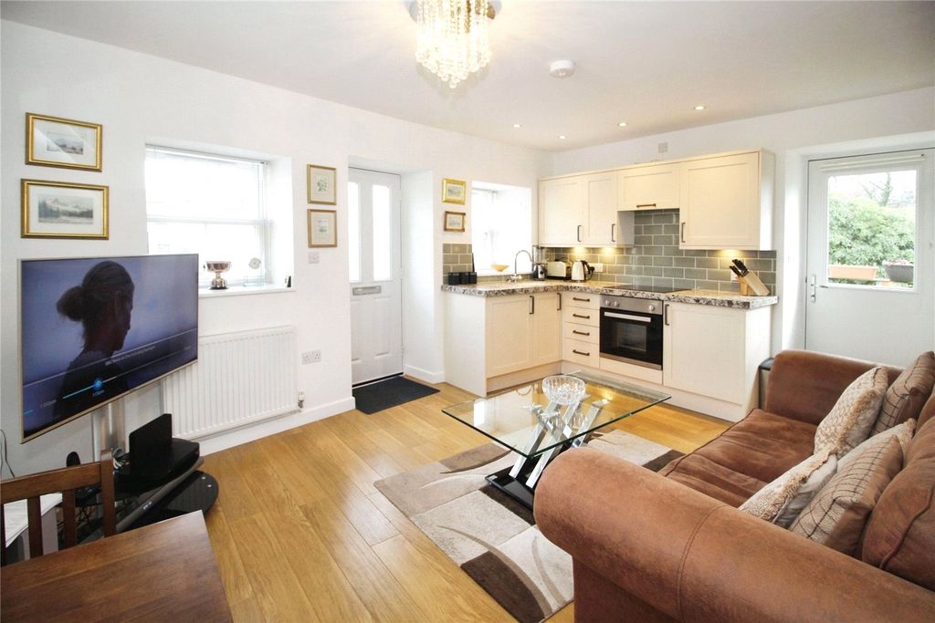 Property photo 2 of 8 Picture No. 04