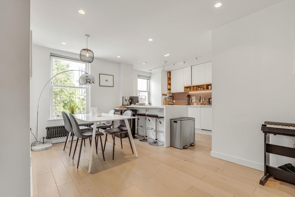 Property photo 3 of 15 Kitchen/Diner