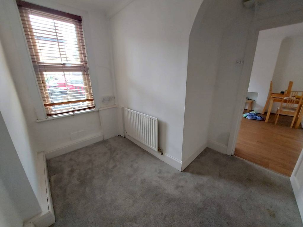 Property photo 3 of 7 Gallery