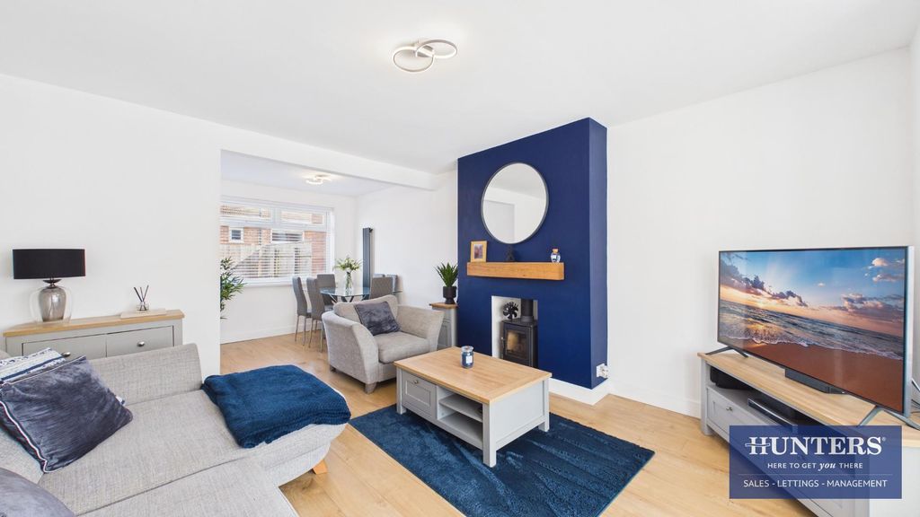 Property photo 3 of 16 Living/Dining Room