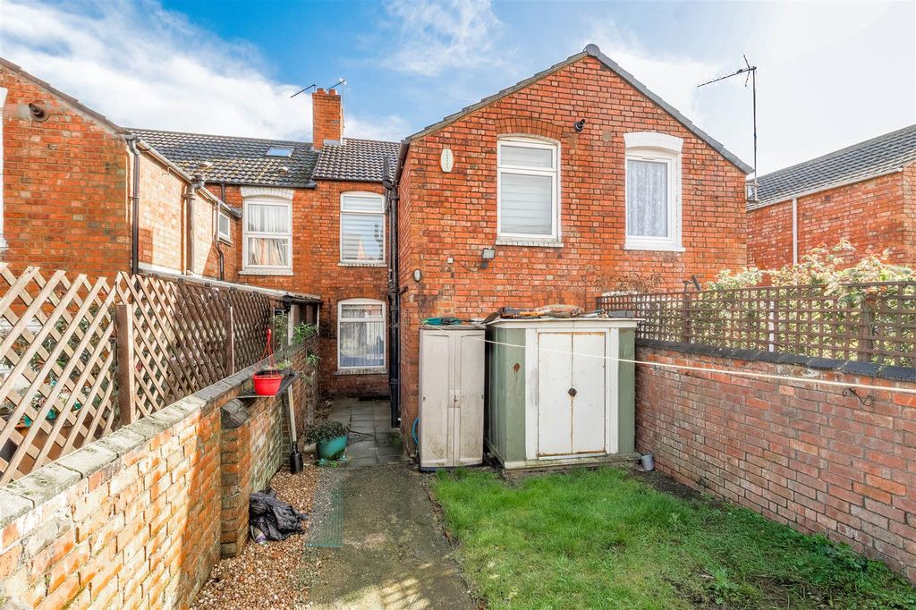 Property photo 3 of 3 Salisbury Road Rear