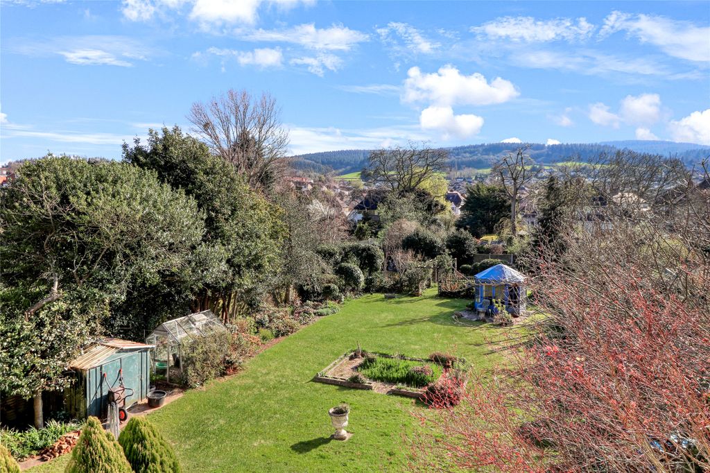 Property photo 2 of 17 Picture No. 14
