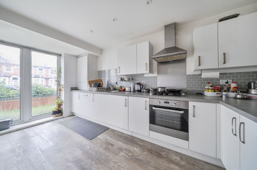 Property photo 2 of 22 1386052-14-69317d...