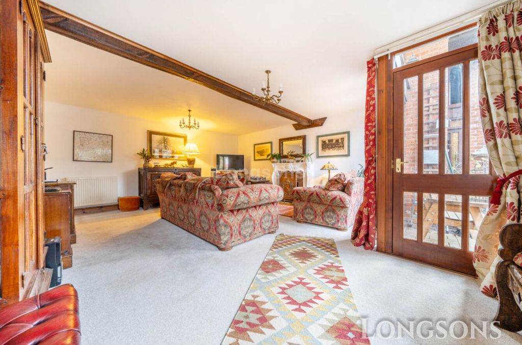 Property photo 3 of 19