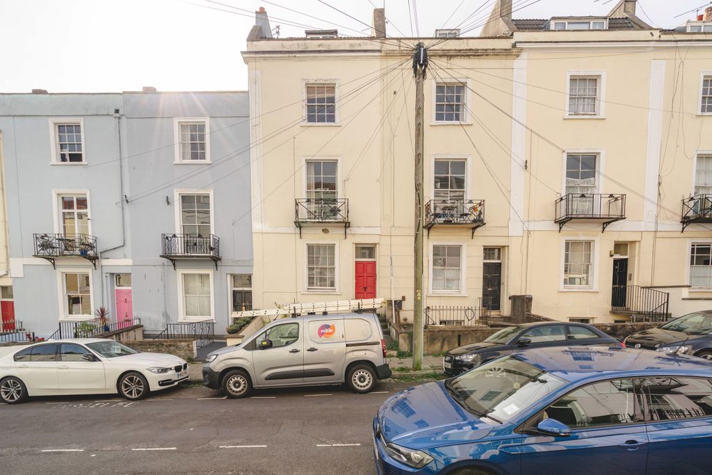 Property photo 2 of 8 16