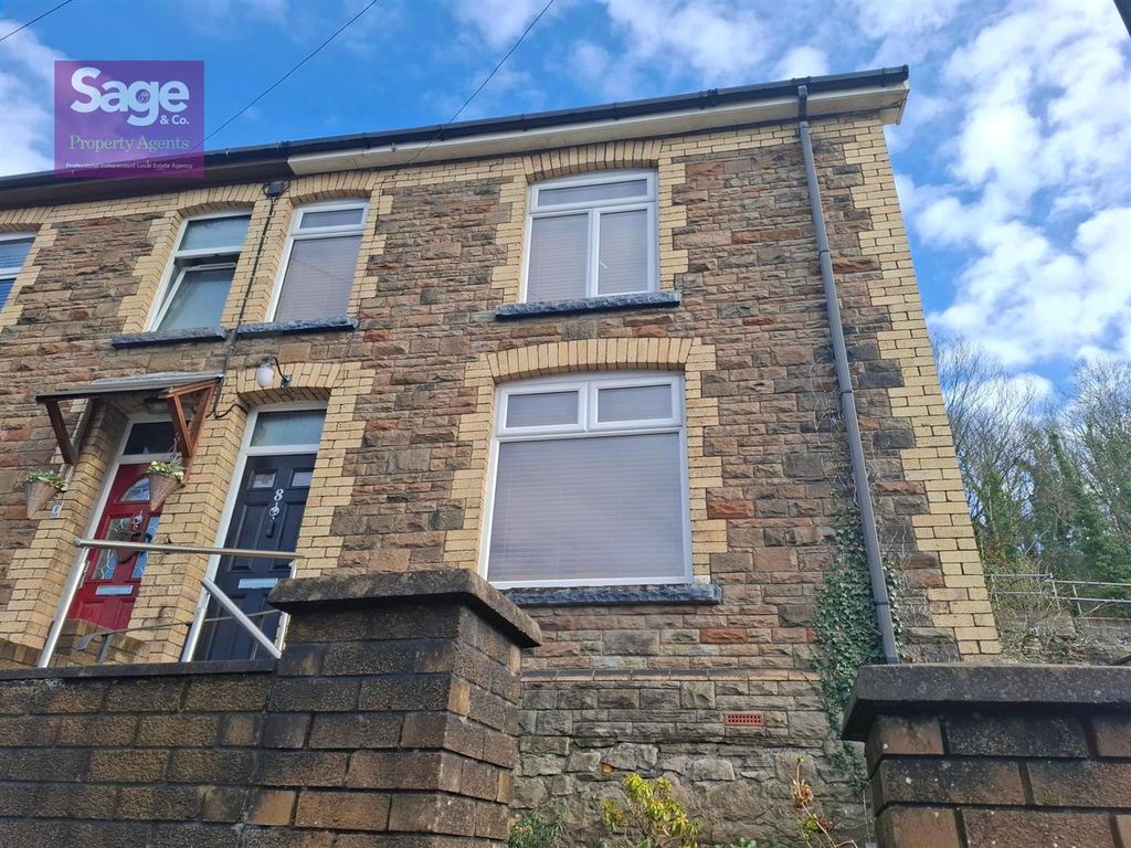 Property photo 3 of 35