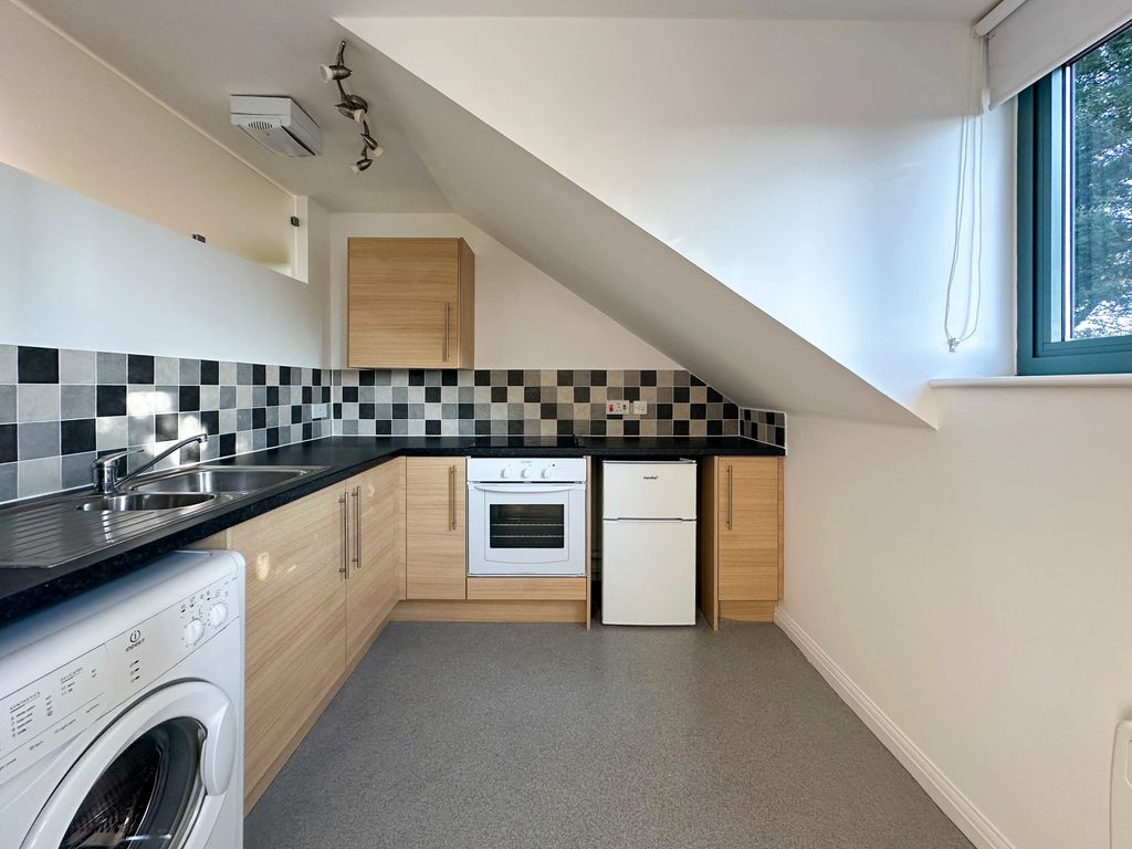 Property photo 3 of 14 Kitchen