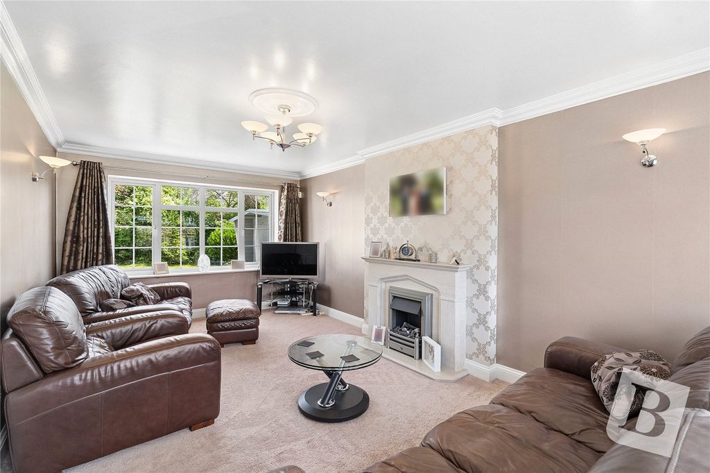 Property photo 2 of 18 Picture No. 15